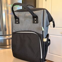 New diaper bag. Multifunctional diaper bag with USB charting interface. New diaper bag. Multifunctional diaper bag with USB charting interface.