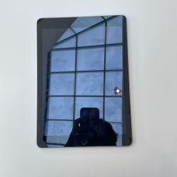 Brand New iPad Never Used 35 Bucks