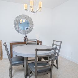 5 piece Dining Furniture - Special Collection