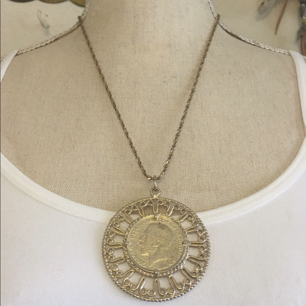 Vintage 70s 1916 GB King George V coin necklace