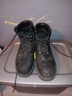 Steel toe shoes