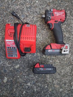 Milwaukee 2855-20 zM18 Fuel 1/2in Compact Impact Wrench Two bats charg Exvellent Condition. Pick up fremont sea. No low ball offers please. No trades.