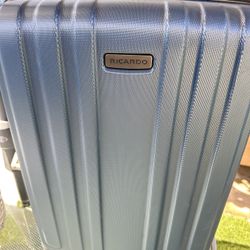 Luggage 21” Carry On Ricardo