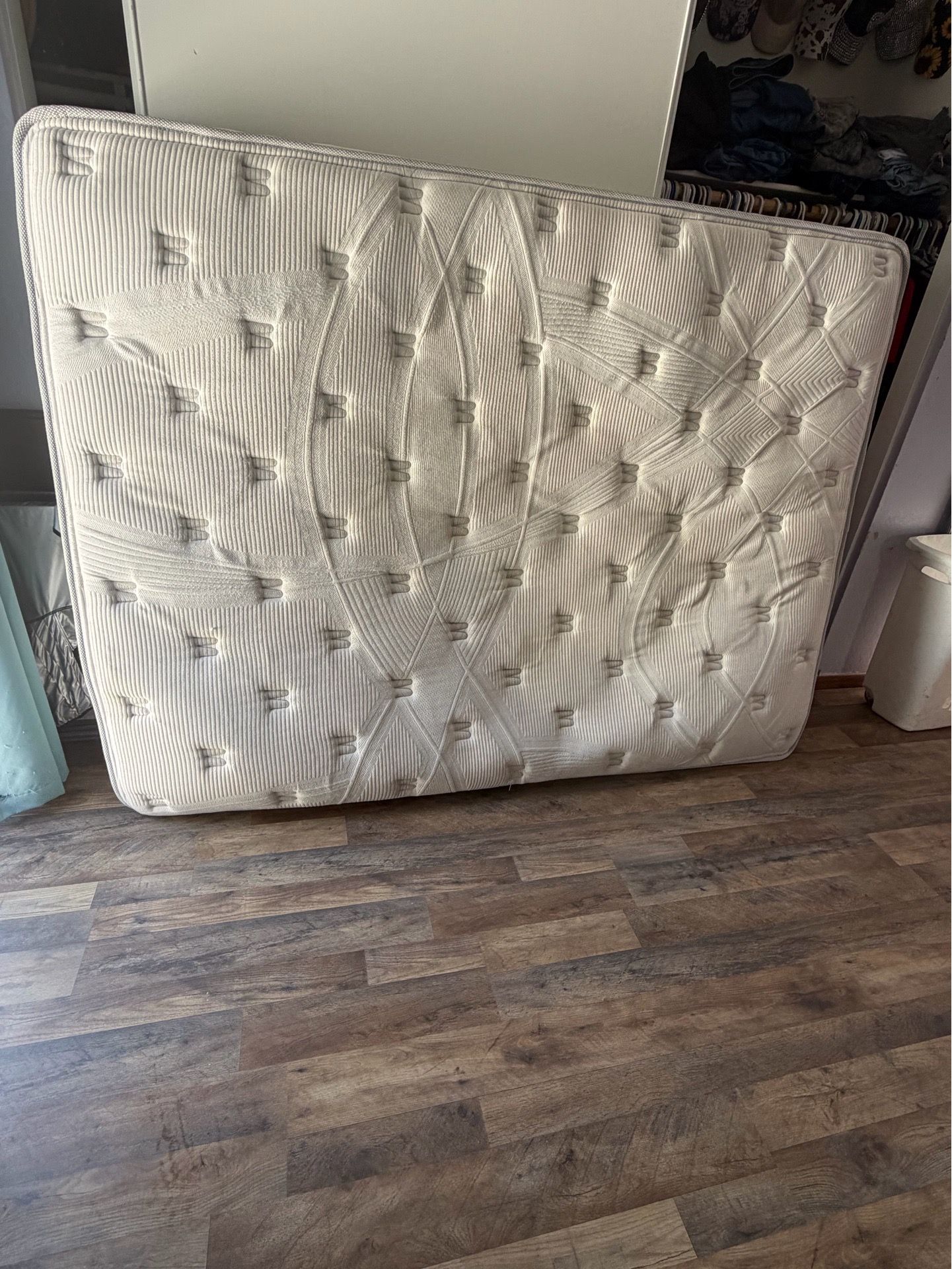 Colchon usado size queen medium firme 20 inch grueso