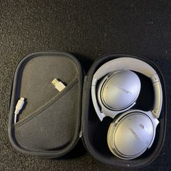 Bose QuietComfort QC35 II Silver Wireless Over-Ear Headphones Noise-Cancelling