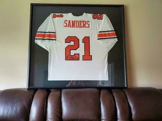 Mint Barry Sanders Professionally Framed Autographed Jersey