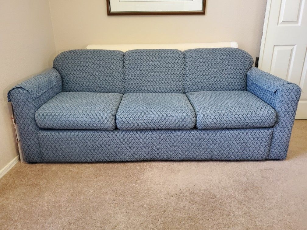 Beautiful 'like new' Sleeper Sofa by Flexsteel