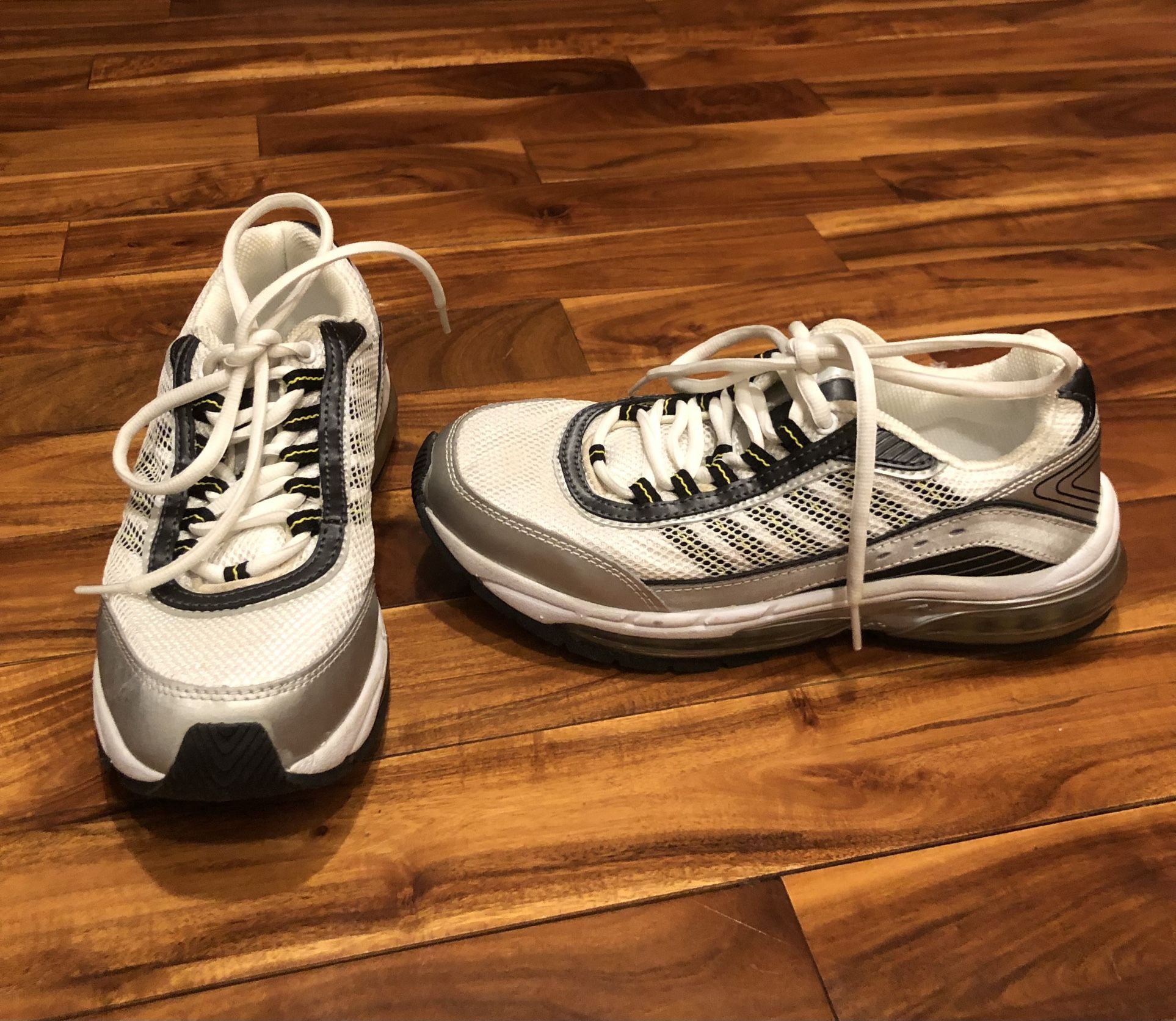 Men’s Athletic Shoes Size 7