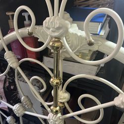 Beautiful Vintage Cottage Iron Queen Frame