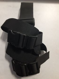 Universal thigh holster