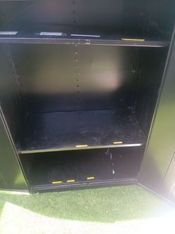 Storage cabinet
