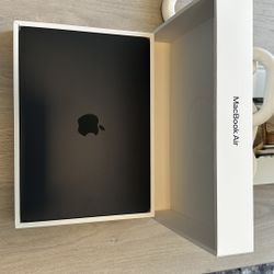 MacBook Air 13-inch - Apple M3 - 256 GB