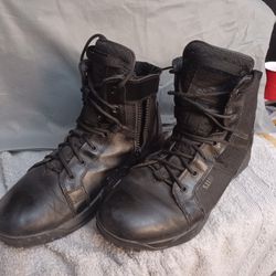 5.11 A/T Tactical Boots Men's Size 11 Black In Color
