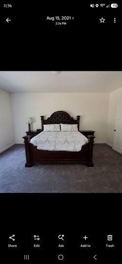 King headboard, footboard, rails and 2 nightstands