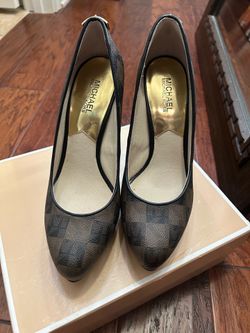 Micheal Kors Brown Heels w/ box