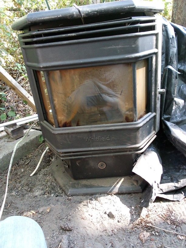 Whitfield Pellet Stove for Sale in Orting, WA - OfferUp