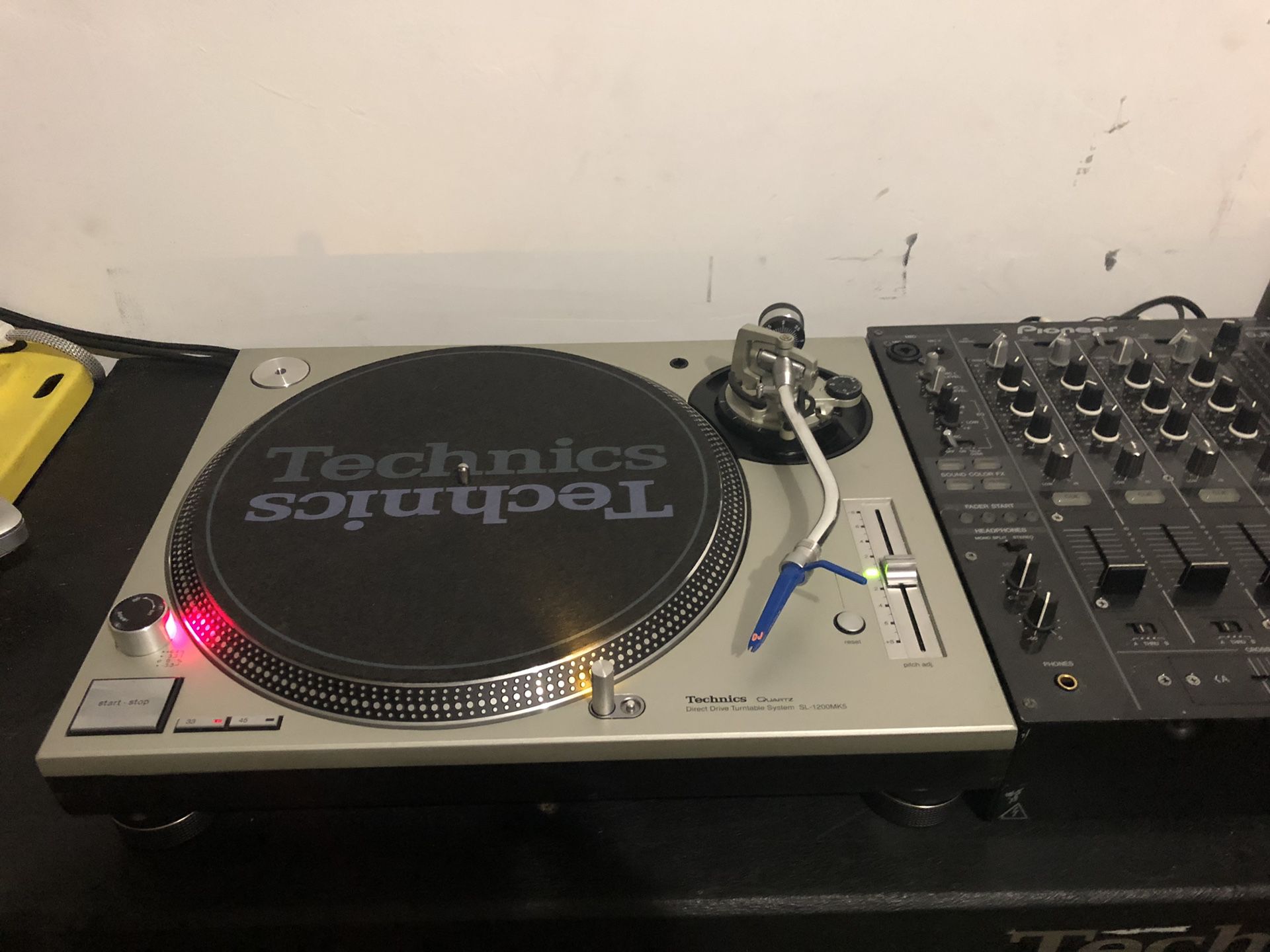 TWO TECHNICS SL1200 MK5 LIKE NEW PLUS PIONEER DJM800 TWO ORTOPHONE NEDELS AND DUST COVERS