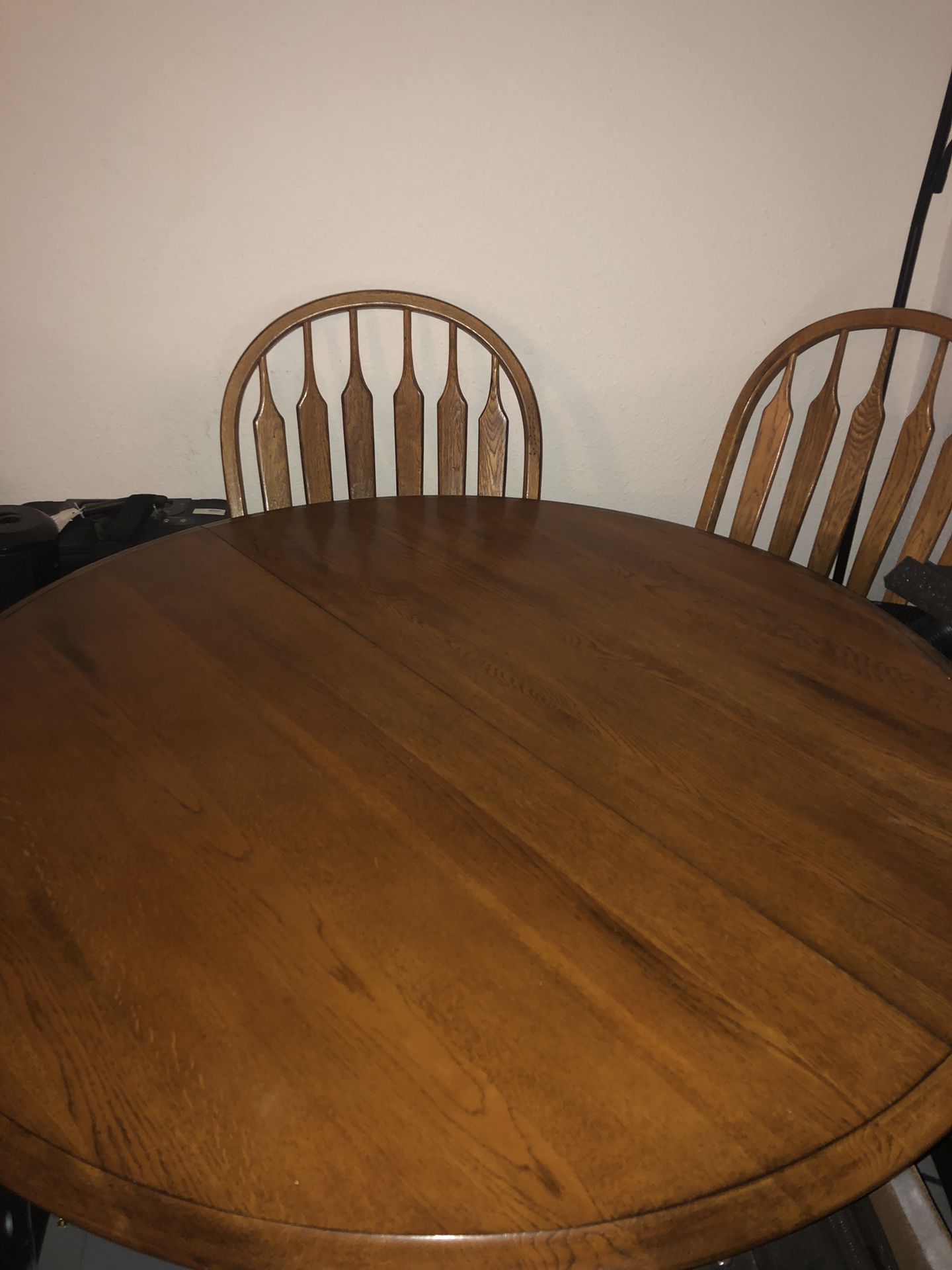 Kitchen Table, Solid Oak, Almost New