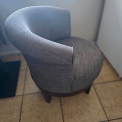 There's 2 Office Chair