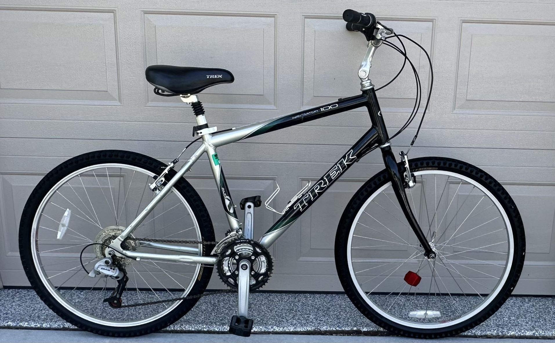 TREK Navigator 100 - 21 Speed Mountain bike -like New