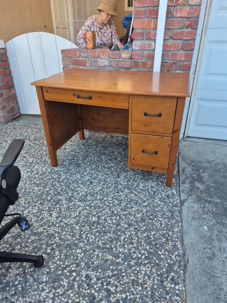 Pottery Barn Kids Student Desk
