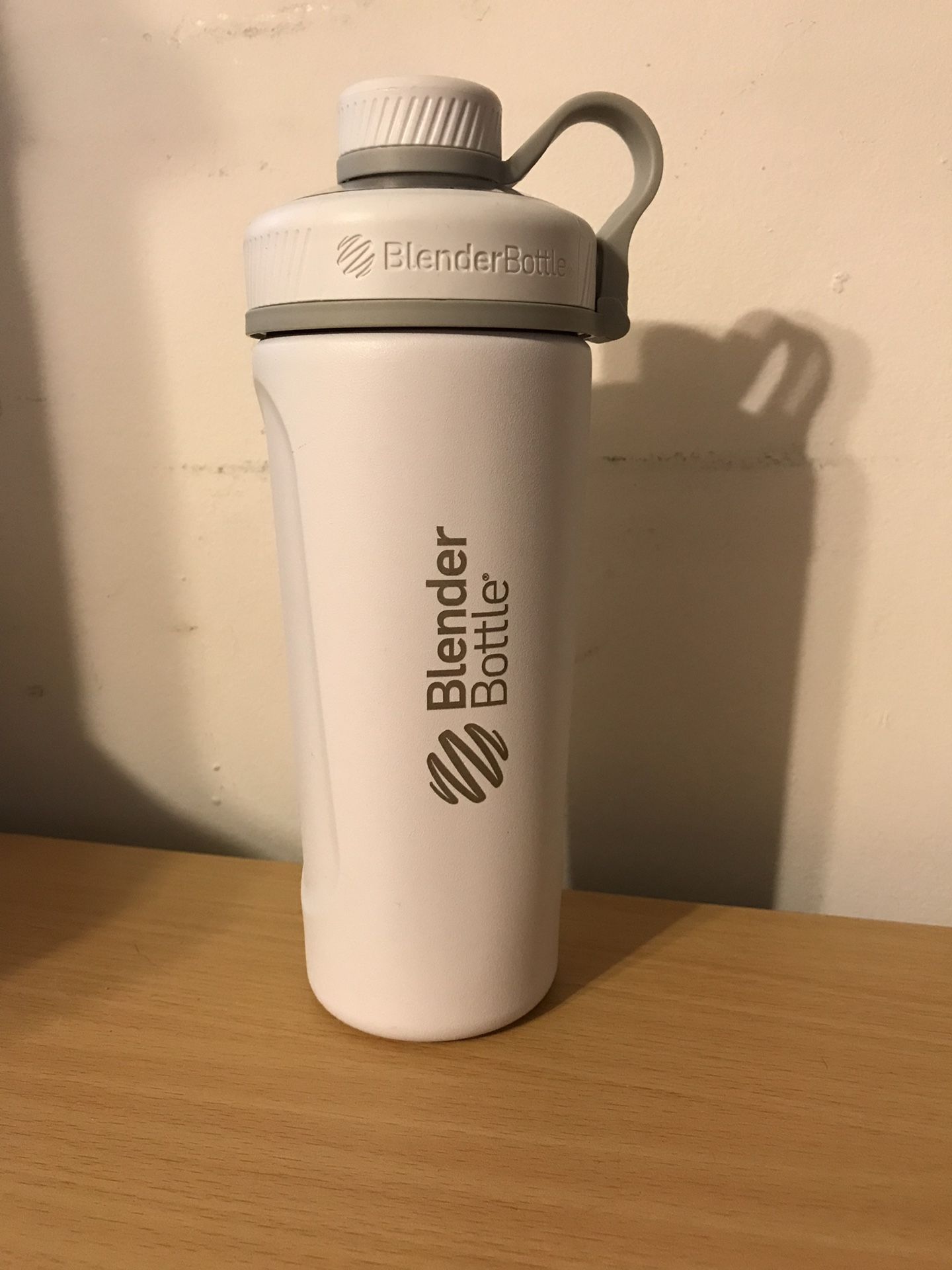 Blender bottle shaker