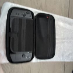 Lenovo Legion Go 8APU1 AMD Ryzen Z1 Extreme 3.3GHz 16GB RAM 1TB SSD And Extras