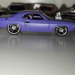 HOT WHEELS 1970 DODGE challenger R/T restlo mode