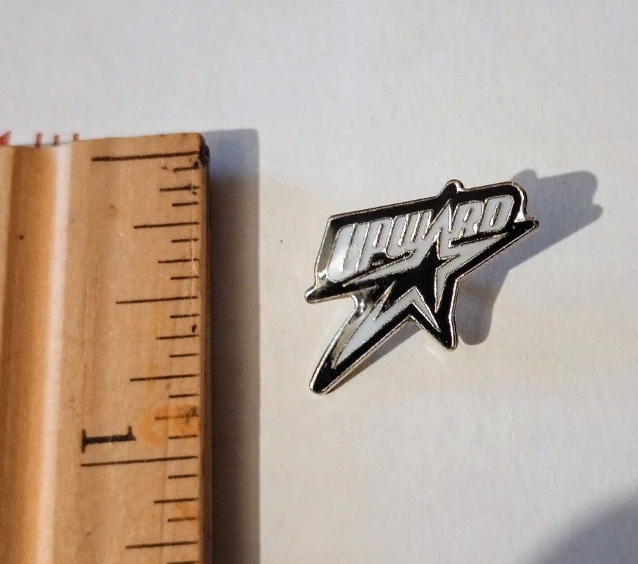 UPWARD Star Design Silver Tone Collectible Lapel Pin A-1