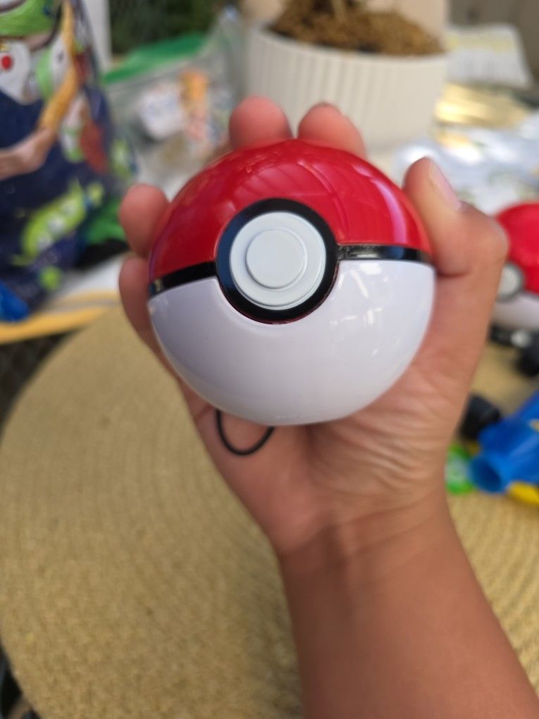 Pokemon Opening Poke Ball With Squishy Pokemon