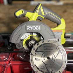 RYOBI ONE+ 18V Cordless 5 1/2 in. Circular Saw (Tool Only)