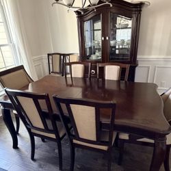 Solid Wood Dining Table Set (Seats 8) + Matching China Cabinet – Great Condition
