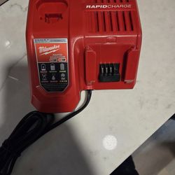 Milwaukee Rapid charger