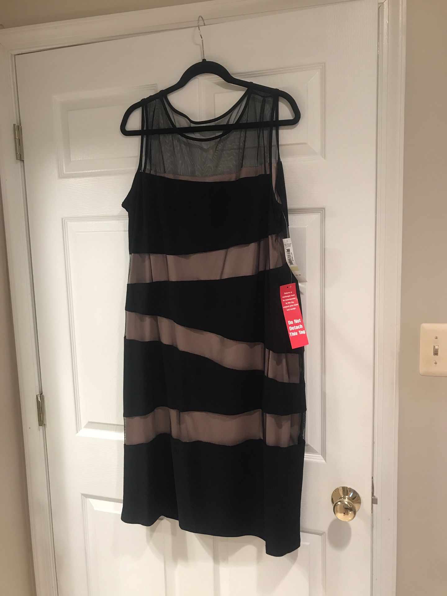 BRAND NEW SIZE 18W EVENING DRESS WITH TAGS