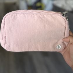 Brand new 2L lululemon belt bag