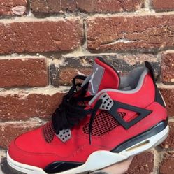 Jordan 4 Toro Size 9.5