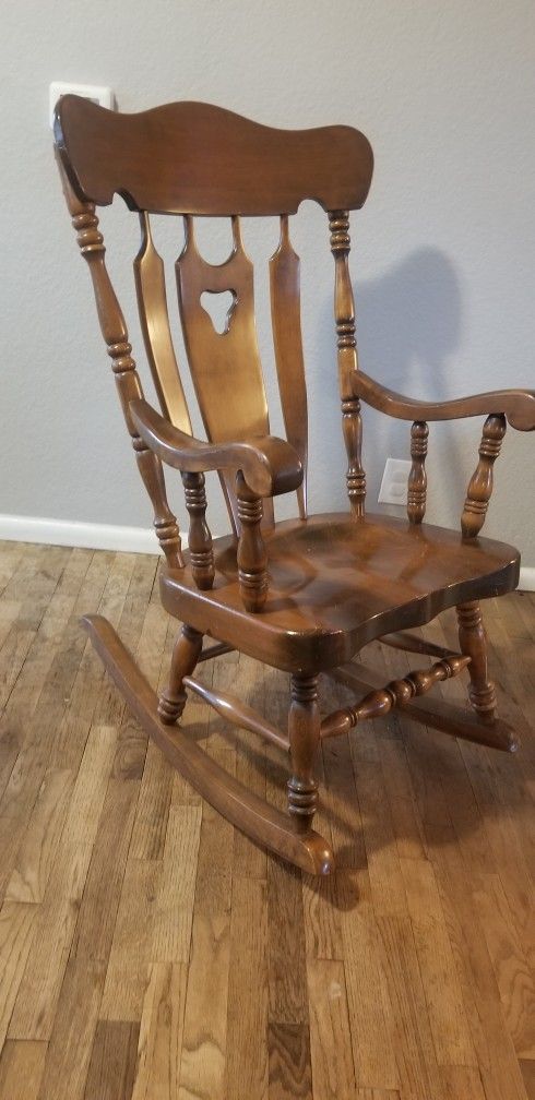 Rocking Chair 