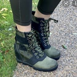Sorel Lexie Green/Camouflage Wedge boot Size 9