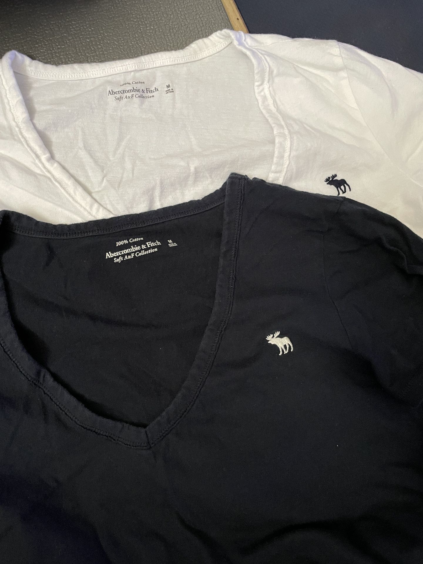 Abercrombie T Shirt (Dark Blue & White) Medium