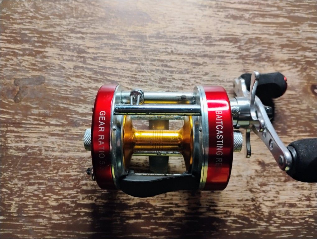 (STILL AVAILABLE) Kastking Rover Bait casting Reel (Will Negotiate Price If Needed)