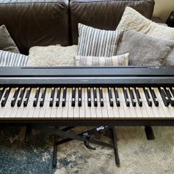 Yamaha P-71 Electric Piano