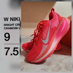Nike Vomero 18 Size 9