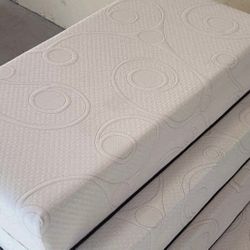 White Memory Foam Twin Size Set 