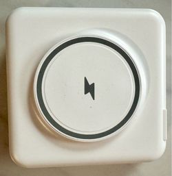 AT&T 4-in-1 Travel Powerbank Qi2 & PD Fast Charge