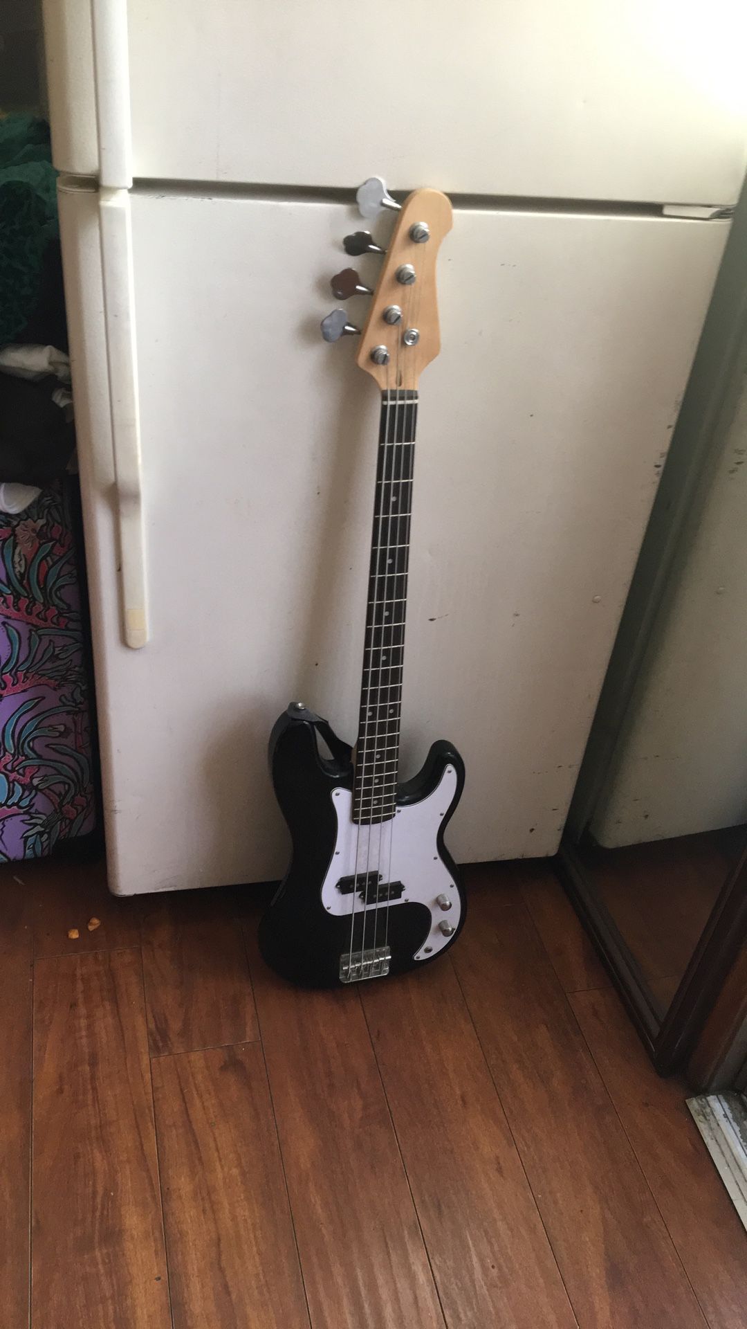 Electric Guitar With Speakers