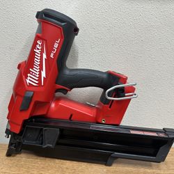 Milwaukee 2744-20 M18 FUEL 3-1/2 in. 18-Volt 21-Degree Lithium-Ion Brushless Cordless Framing Nailer (Tool-Only)