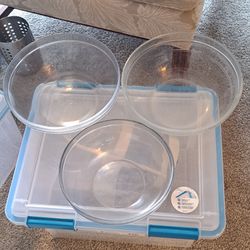 3 Large Glass Mixing Bowls