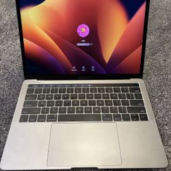MacBook Pro 3.1 GHz Intel Core i5 Touchbar 16GB RAM