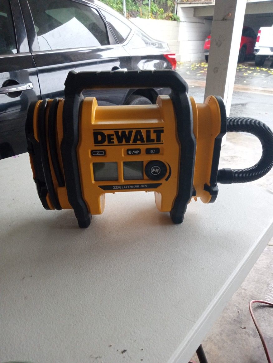 DeWalt Portable Air Compressor Radio