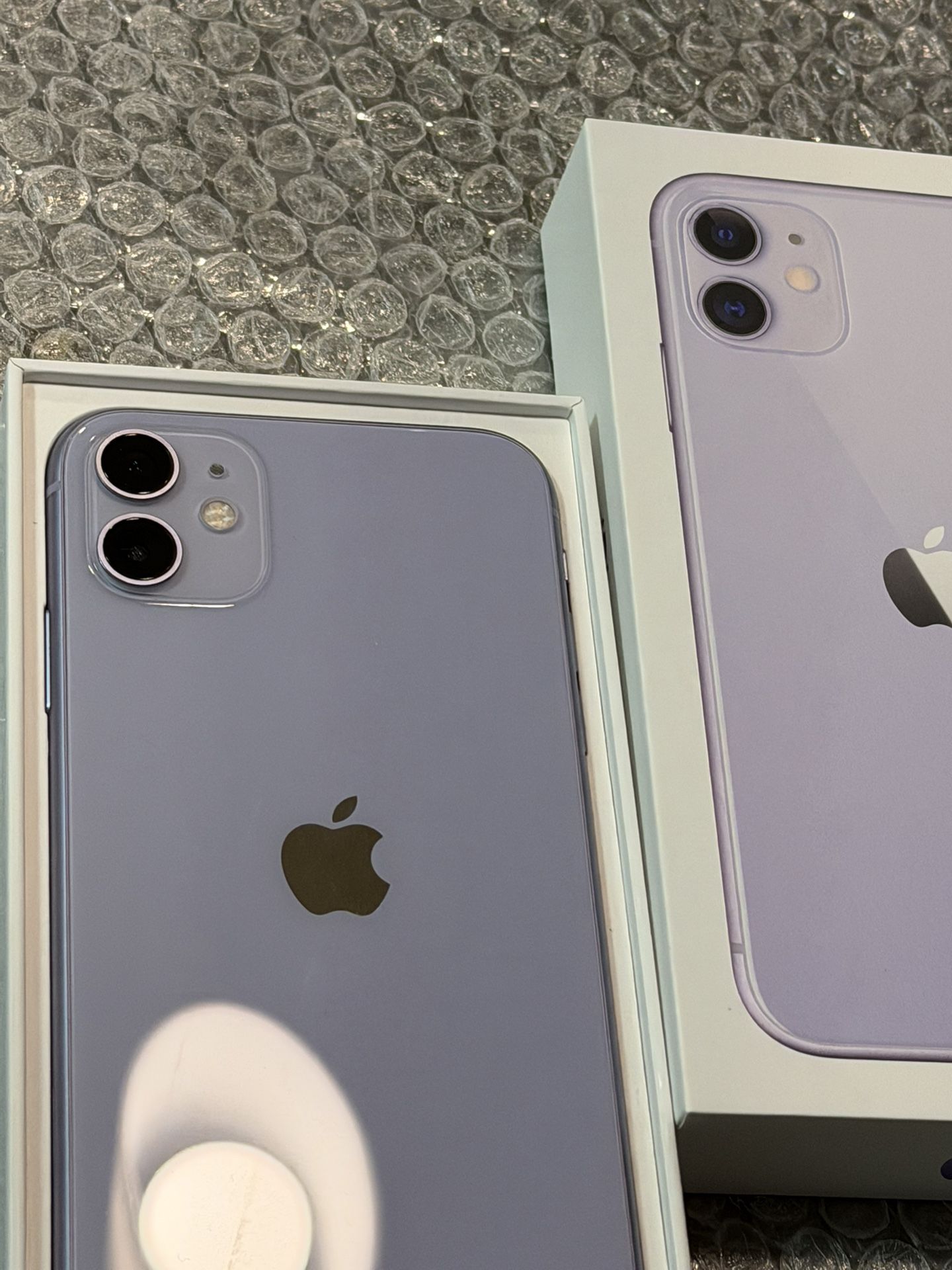 iPhone 11 Purple 128GB UNLOCKED Like New with Box 